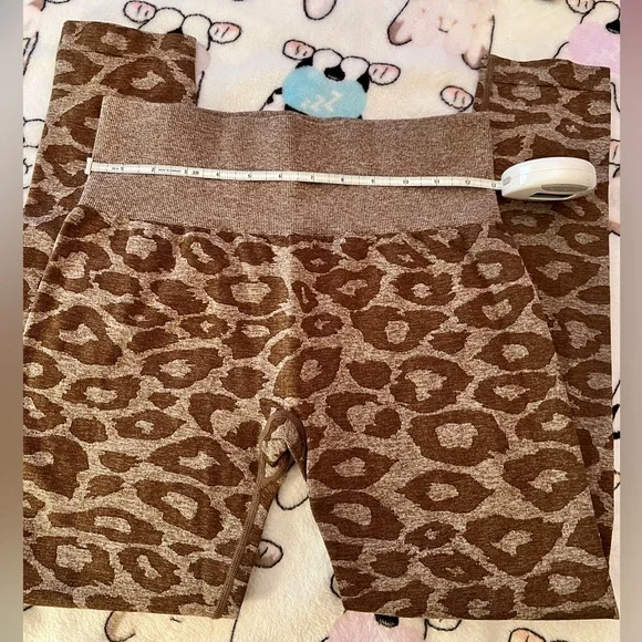 Mocha Leopard Seamless Leggings, size L - Picture 5 of 10